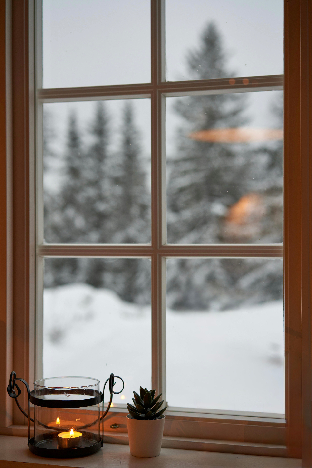 Heritage window with fine sash bars